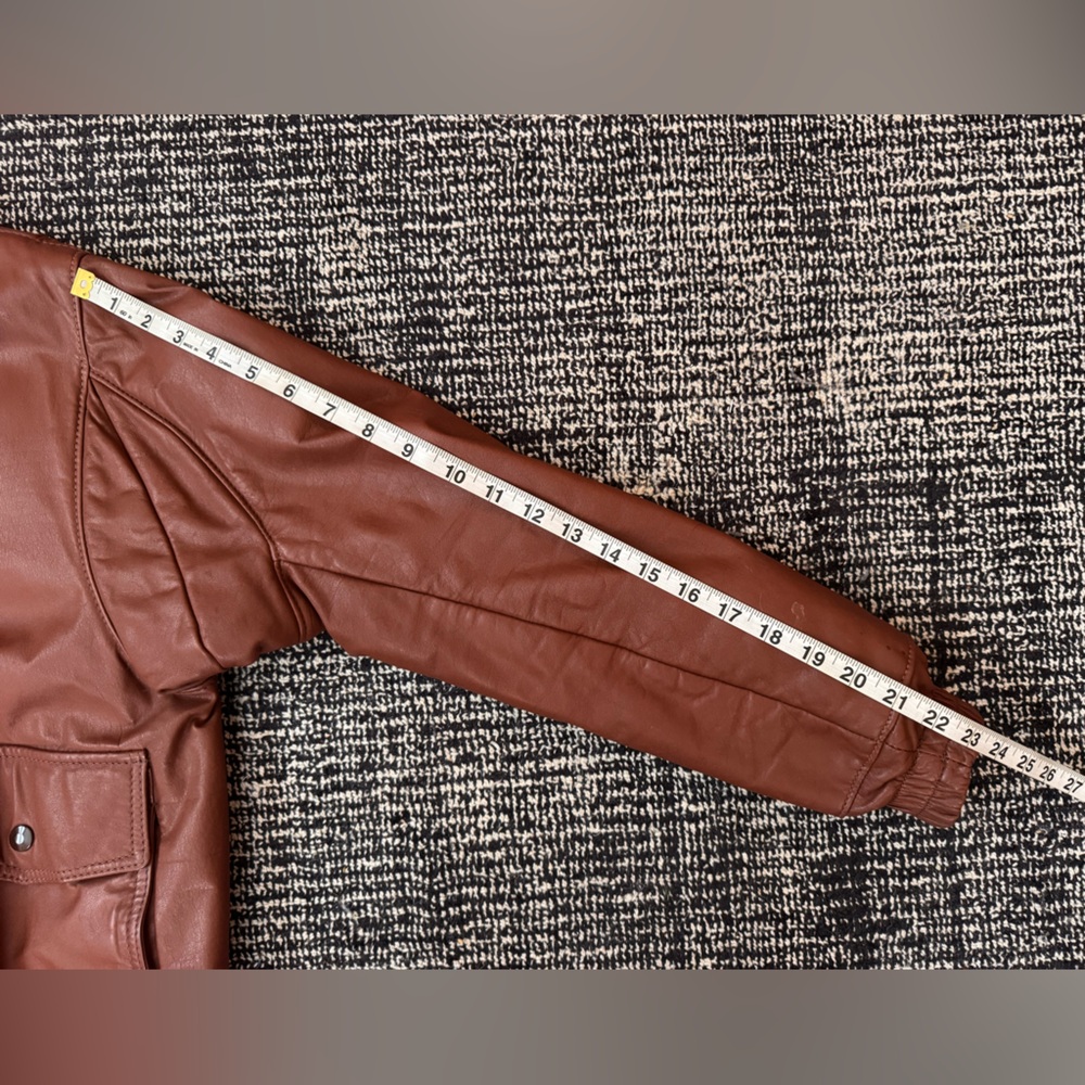 Vintage L.L. Bean Leather Bomber Jacket with Sheepskin Collar - Picture 9 of 10